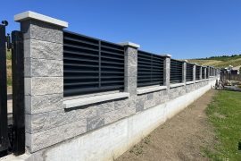 Ograja na pokopališču v Vidoncih